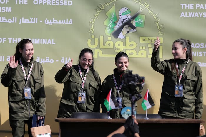 Gaza: Les quatre otages israéliennes remises au CICR