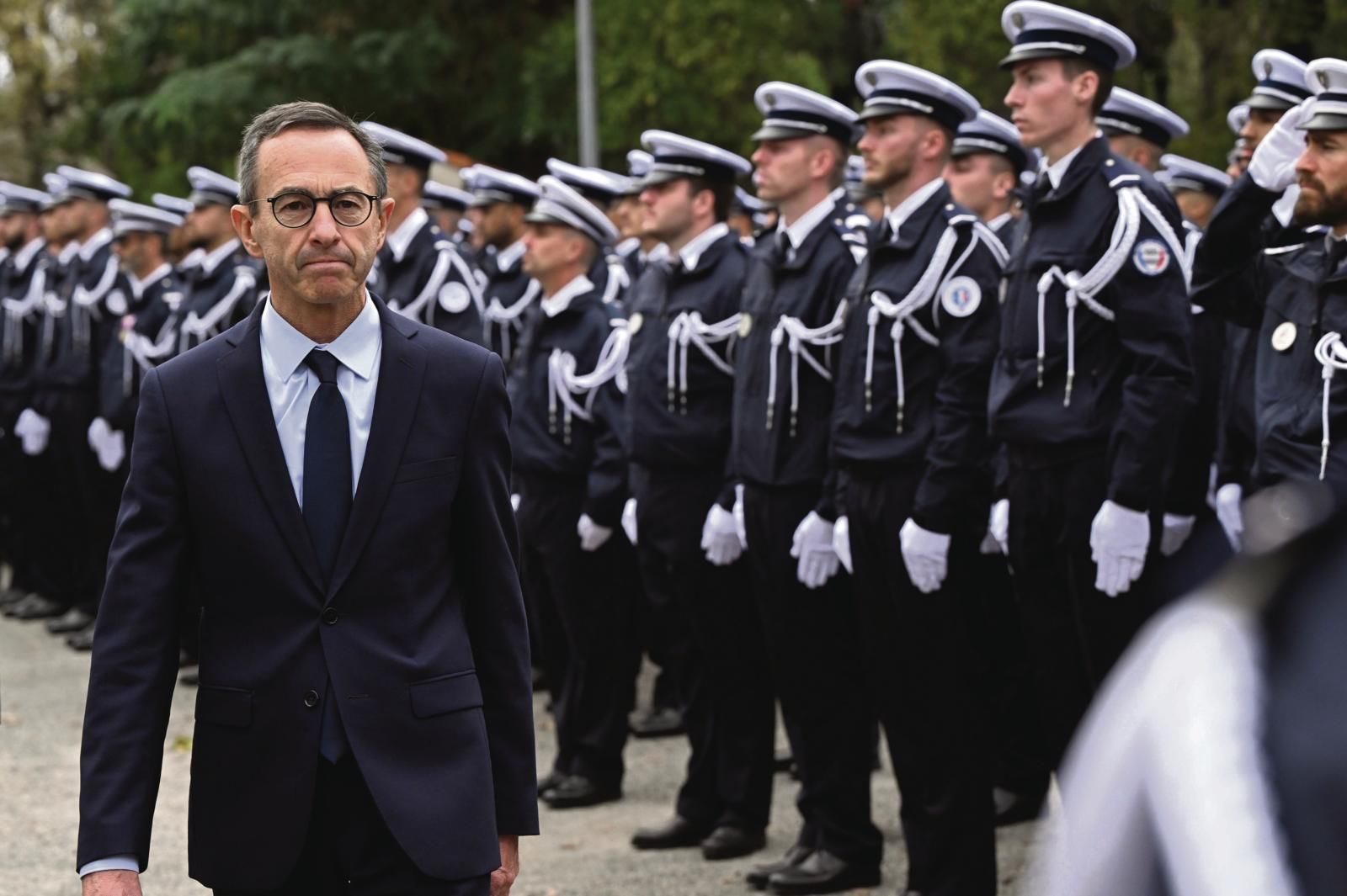 France : Une mauvaise nouvelle de plus pour les mêmes, les étrangers, Retailleau prêt à tout pour surpasser Sarkozy et Darmanin