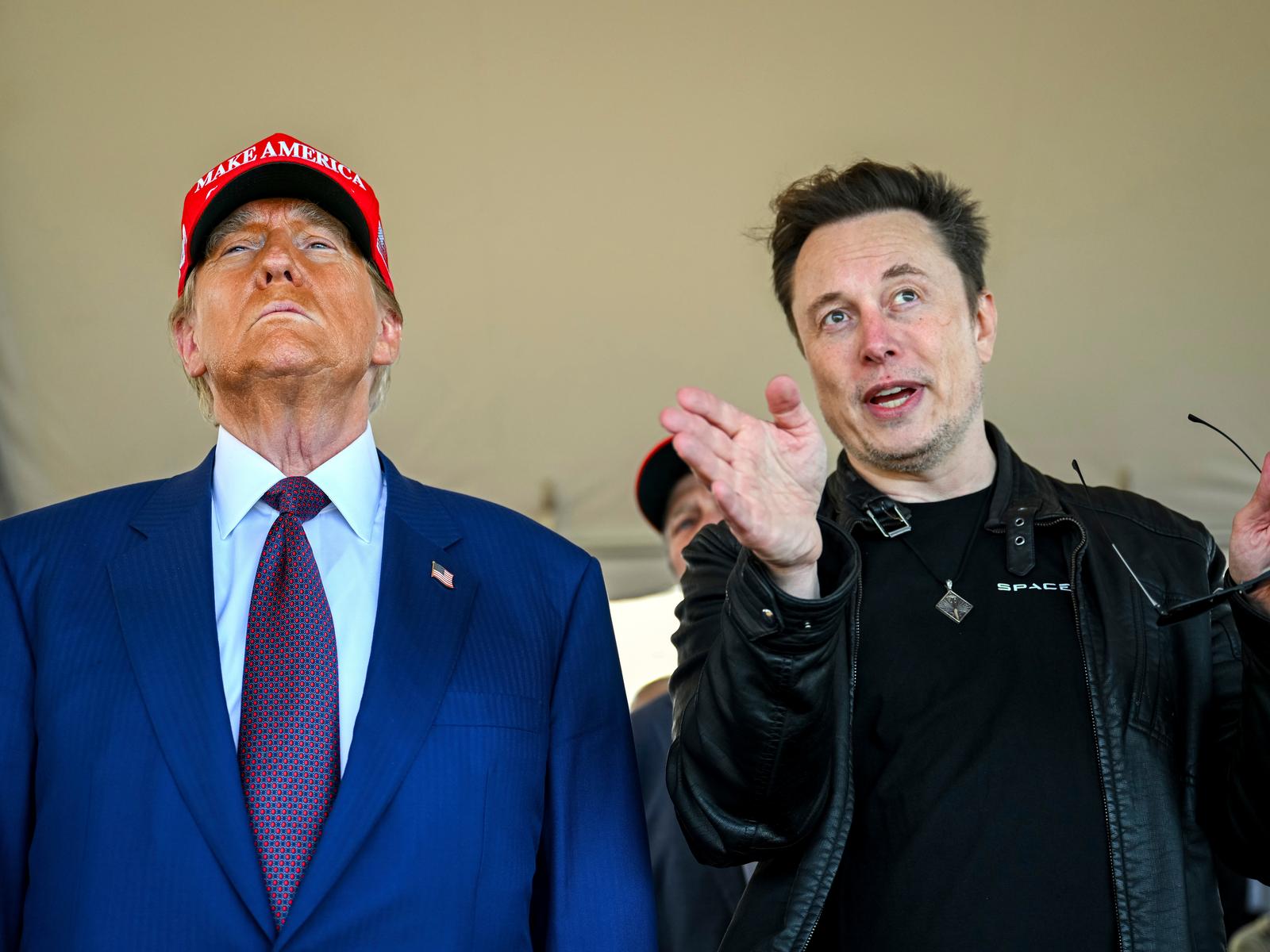 Première cassure dans le duo d’égos : Musk “démolit” le projet de 500 milliards dollars de Trump pour monter sa propre affaire