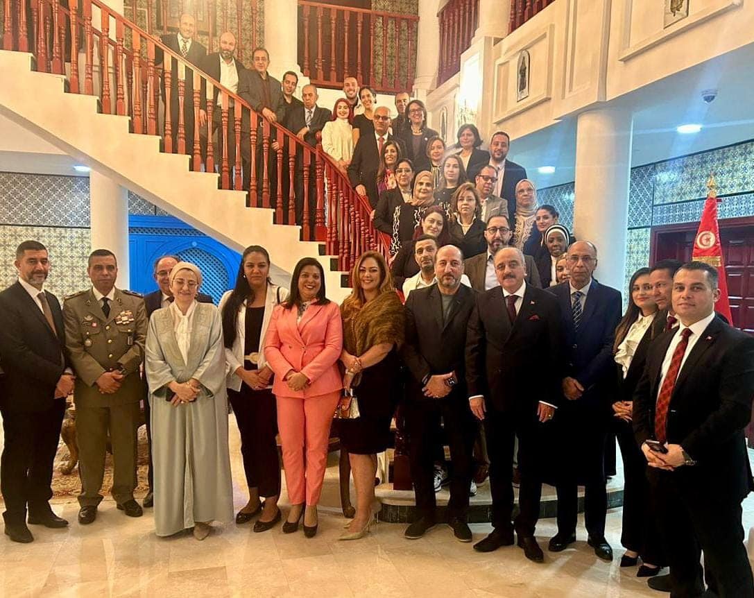 Le Chef de la diplomatie rencontre la diaspora tunisienne aux Émirats arabes unis