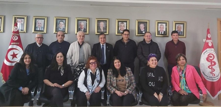 Le CNOM tunisien exige le retrait d’un contenu offensant d’un manuel scolaire envers les médecins