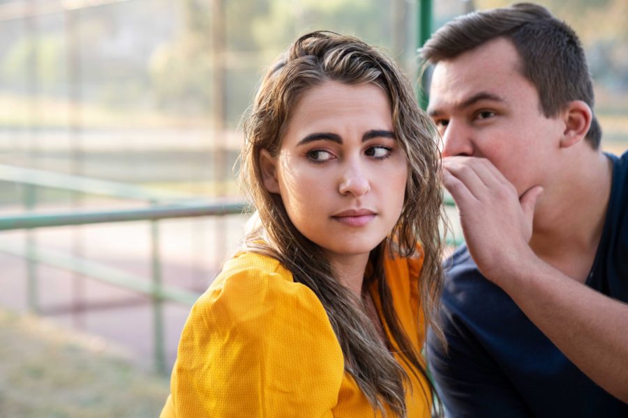 Psychologie : 8 signes révélateurs d’une personne toxique (même si elle semble charmante au premier abord)