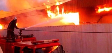 Tunisie – Sfax : Après un combat de plusieurs heures… Les pompiers maitrisent un énorme incendie