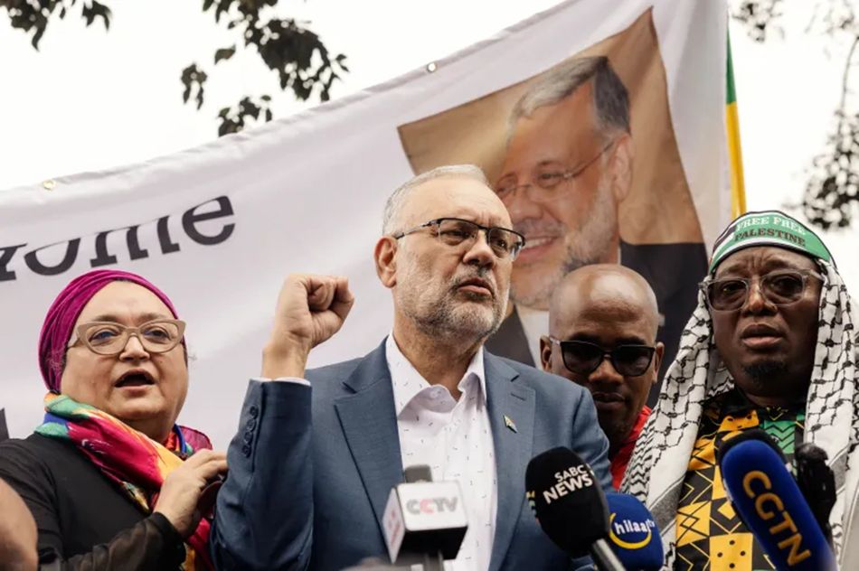 Persona non grata aux USA, héros national en Afrique du Sud