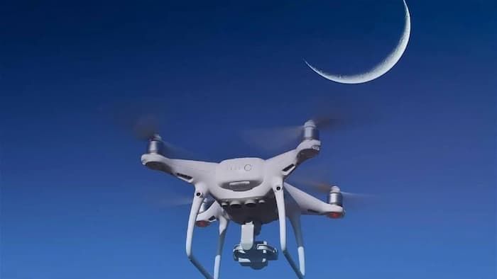 Émirats arabes unis: Des drones équipés de l’IA pour observer le croissant lunaire de Aïd-el-Fitr