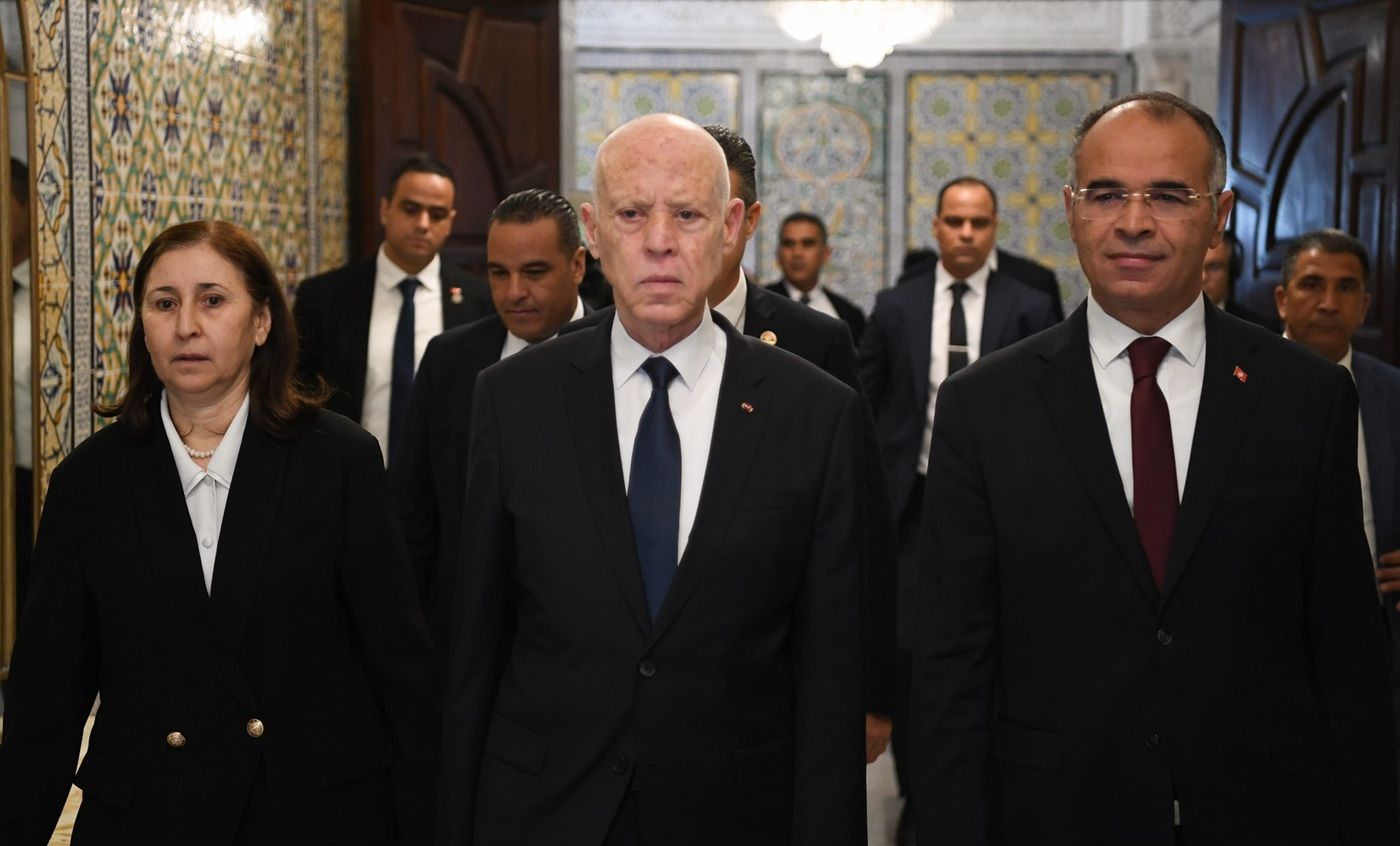 Kaïs Saïed supervise la prise de fonctions de Sarra Zaafrani Zenzri à la tête du gouvernement