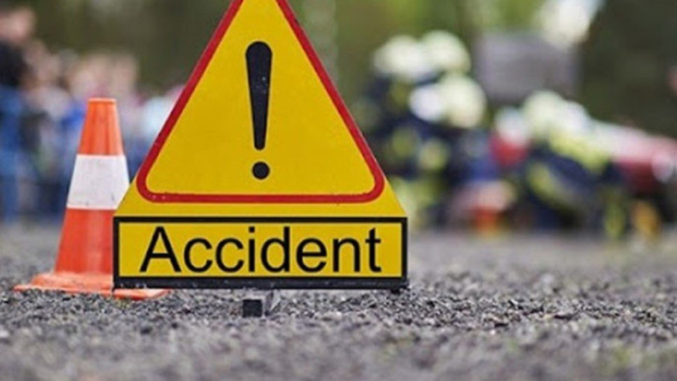 Accident à Béja : un train percute une voiture, deux blessés