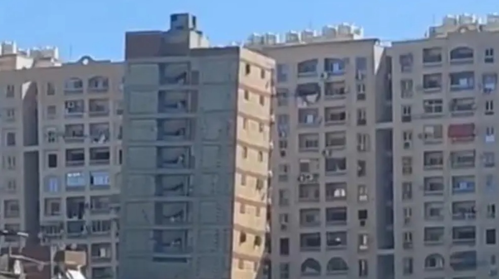Égypte : Panique à Alexandrie après la diffusion d’une vidéo d’un immeuble penché ! (vidéo)