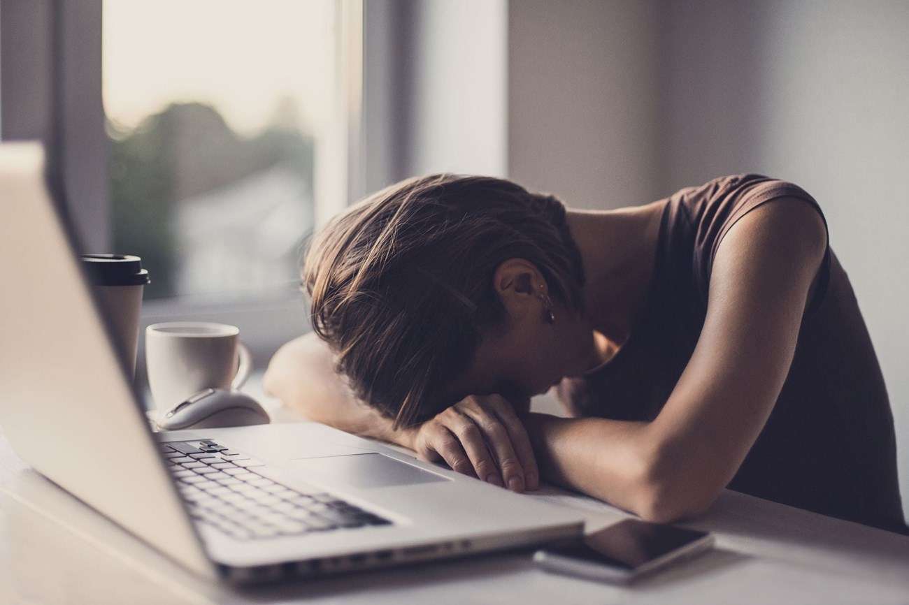 Moins heureux, plus anxieux : le mal-être grandissant des jeunes dans le monde !