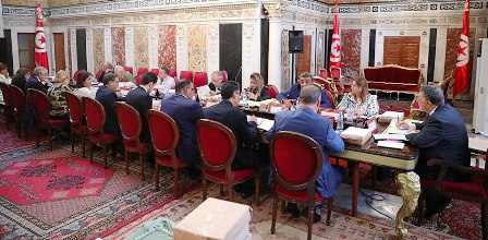 Tunisie – Les députés bombardent les membres du gouvernement avec 103 questions écrites
