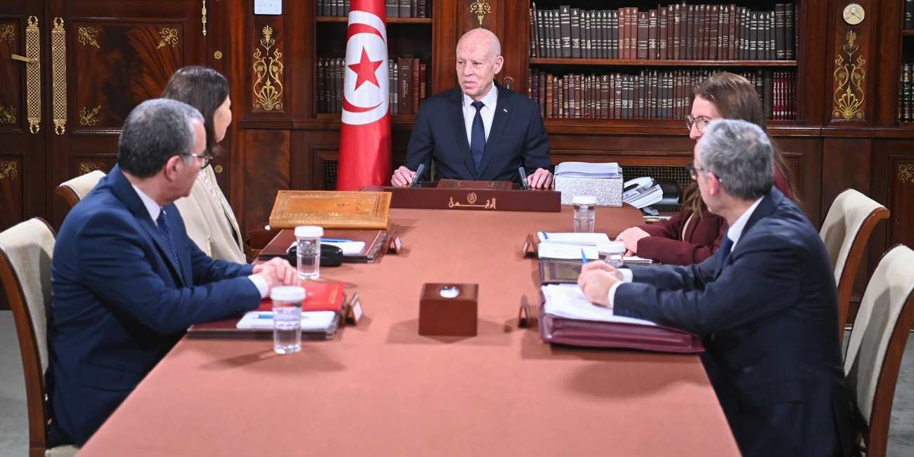 Kaïs Saïed insiste sur les réformes sociales et la hausse des salaires face aux défis économiques