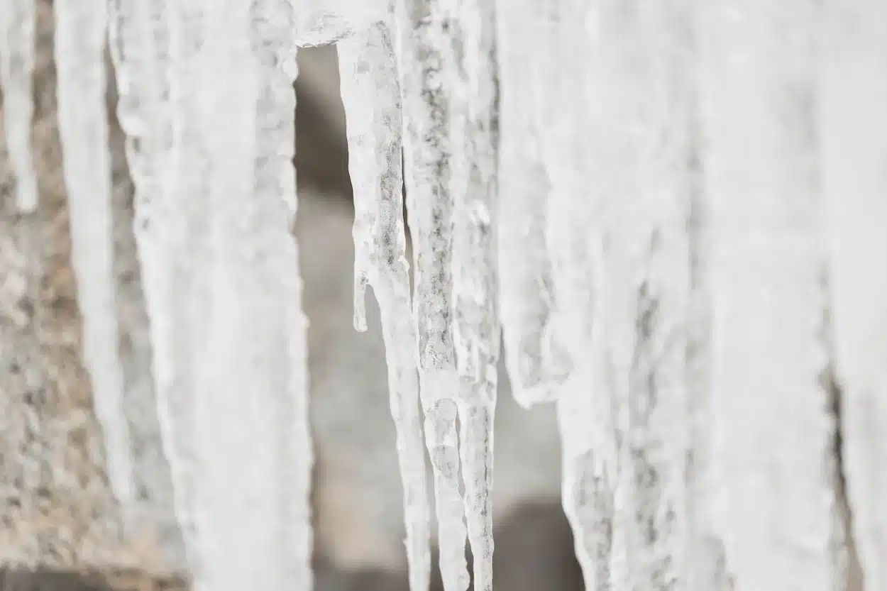 Tempête de verglas au Québec : Une première depuis trois ans, écoles ...
