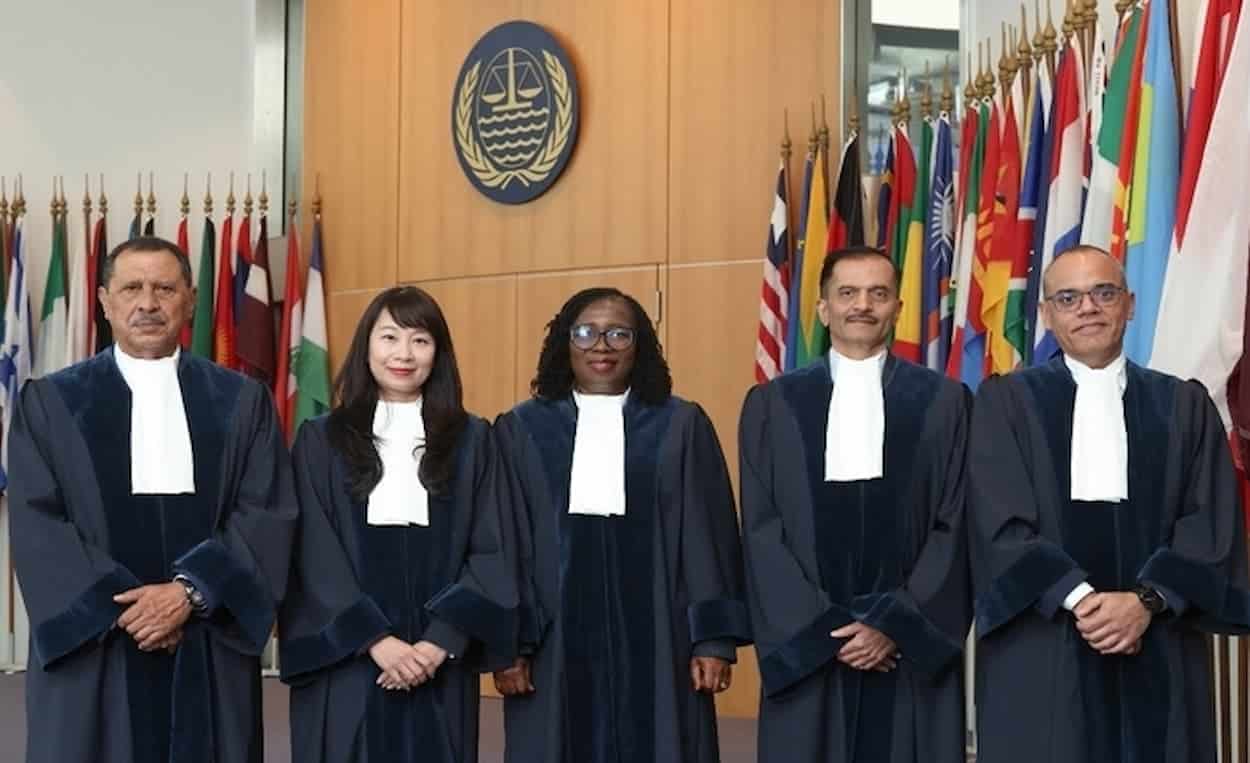 Slim Loghmani prête serment comme juge au Tribunal international du droit de la mer Slim Loghmani prête serment comme juge au Tribunal international du droit de la mer