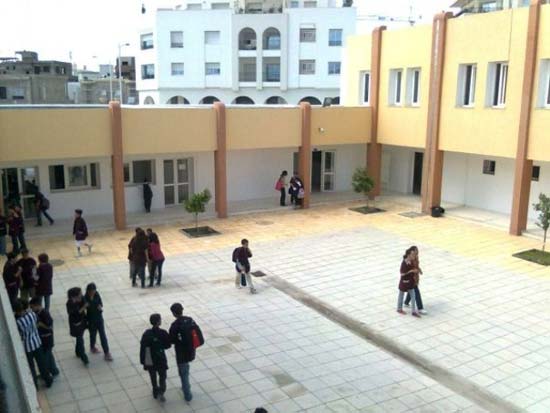 Sousse: Un directeur d’un collège limogé pour avoir dansé avec les élèves ?