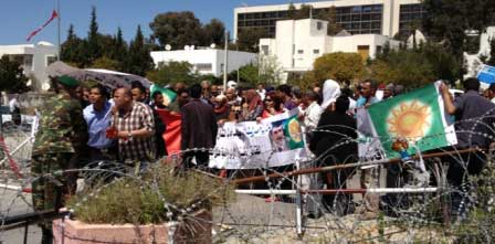 Tunisie – Manifestation d’Al Aâridha contre son exclusion du paysage médiatique et des sondages