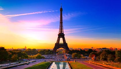 France: La Tour Eiffel évacuée après une alerte à la bombe