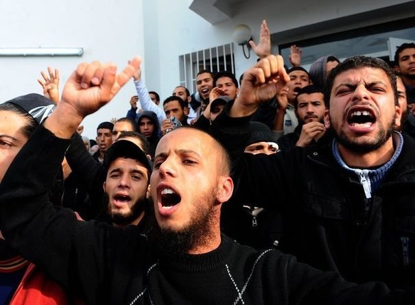Tunisie : Les salafistes “s’attaquent” aux universités